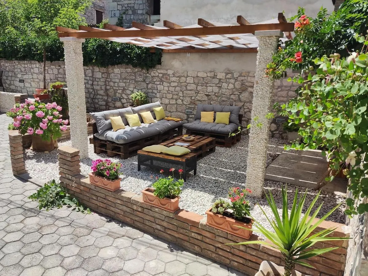 **Stone House ** Trogir Center ** Old Town Apartment