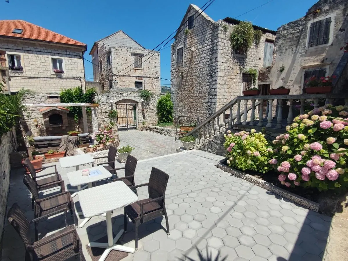 **Stone House ** Trogir Center ** Old Town Apartment