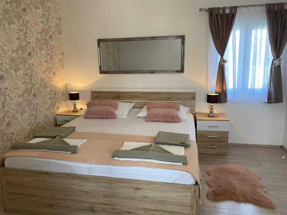 **Stone House ** Trogir Center ** Old Town Apartment