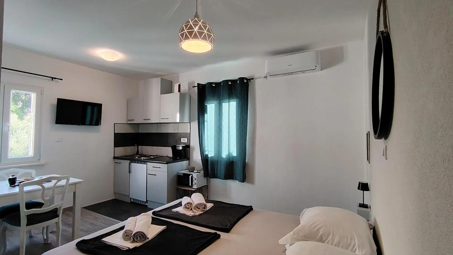 **Stone House ** Trogir Center ** Old Town Apartment Croatia