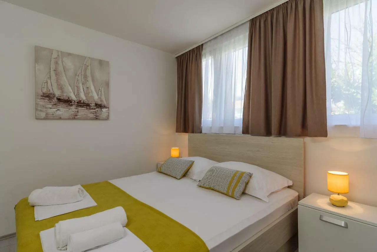 **Stone House ** Trogir Center ** Old Town Apartment