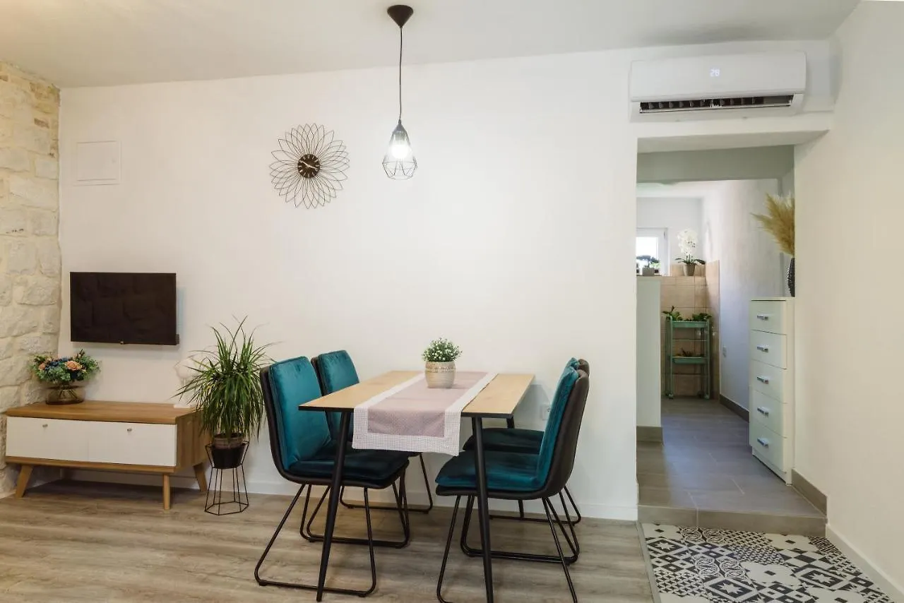 **Stone House ** Trogir Center ** Old Town Διαμέρισμα 0*,  Κροατία