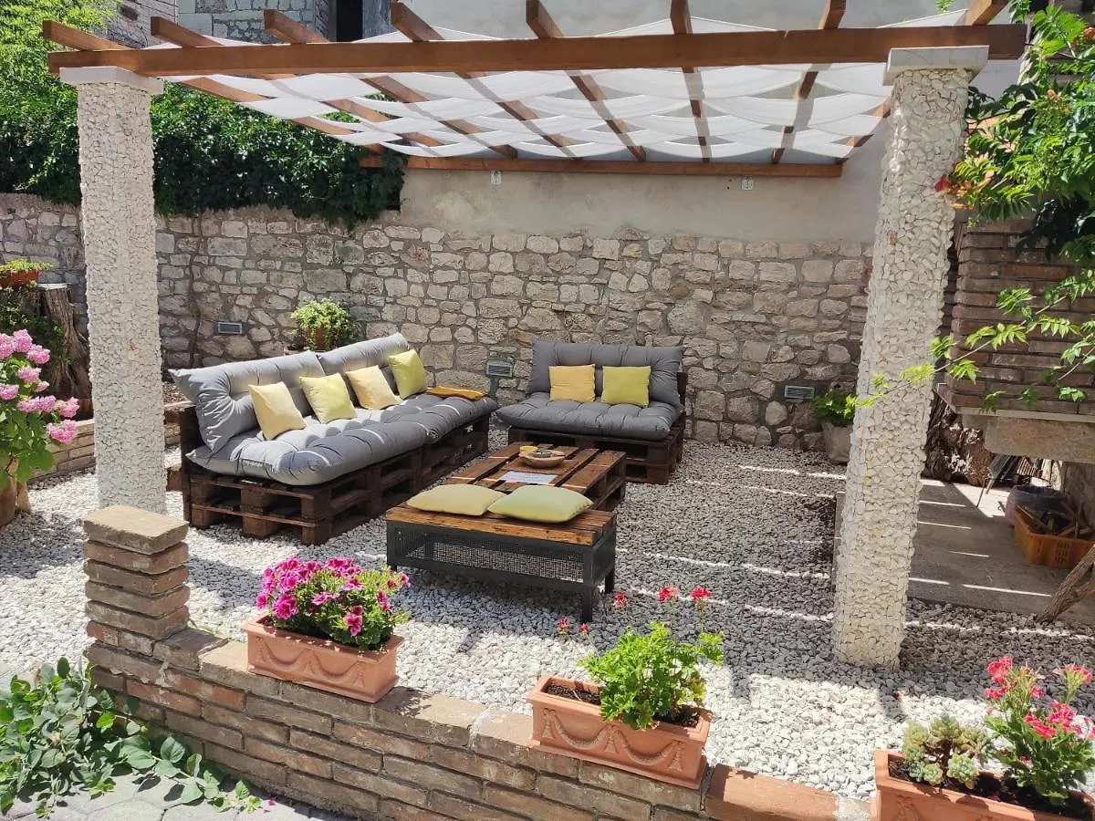 **Stone House ** Trogir Center ** Old Town Διαμέρισμα 0*,